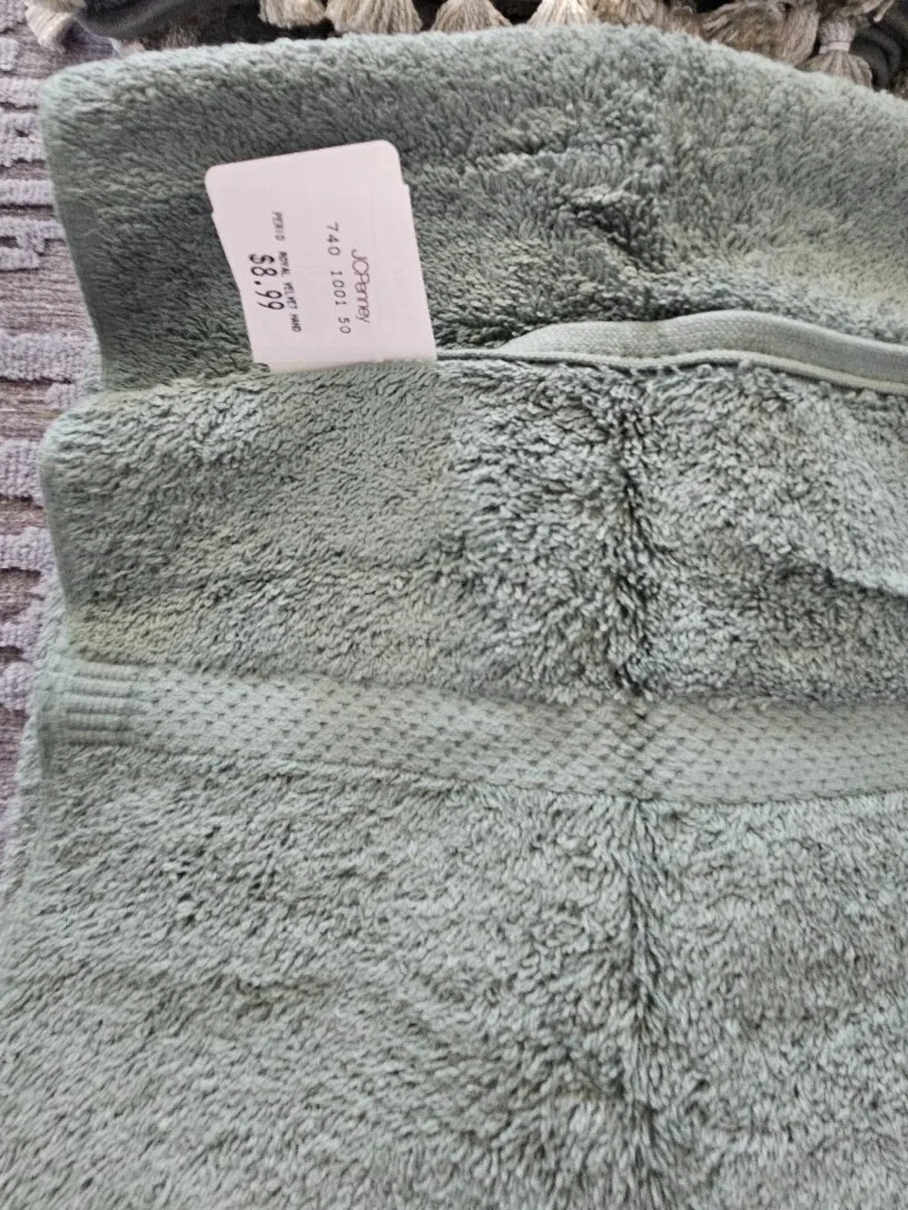 NEW SET OF 10 ROYAL VELVET SAGE GREEN TOWELS AND 2 AVANTI SAGE GREEN PALM TOWELS